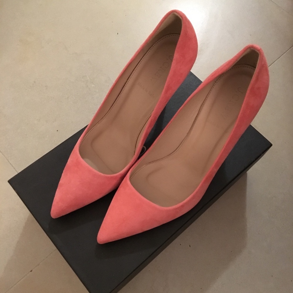Host Pick ✨ELSIE SUEDE PUMPS - Picture 4 of 15